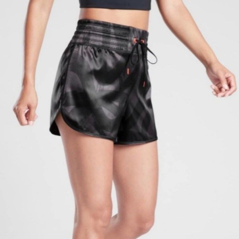 Athleta Tenacity 5" Printed Shorts